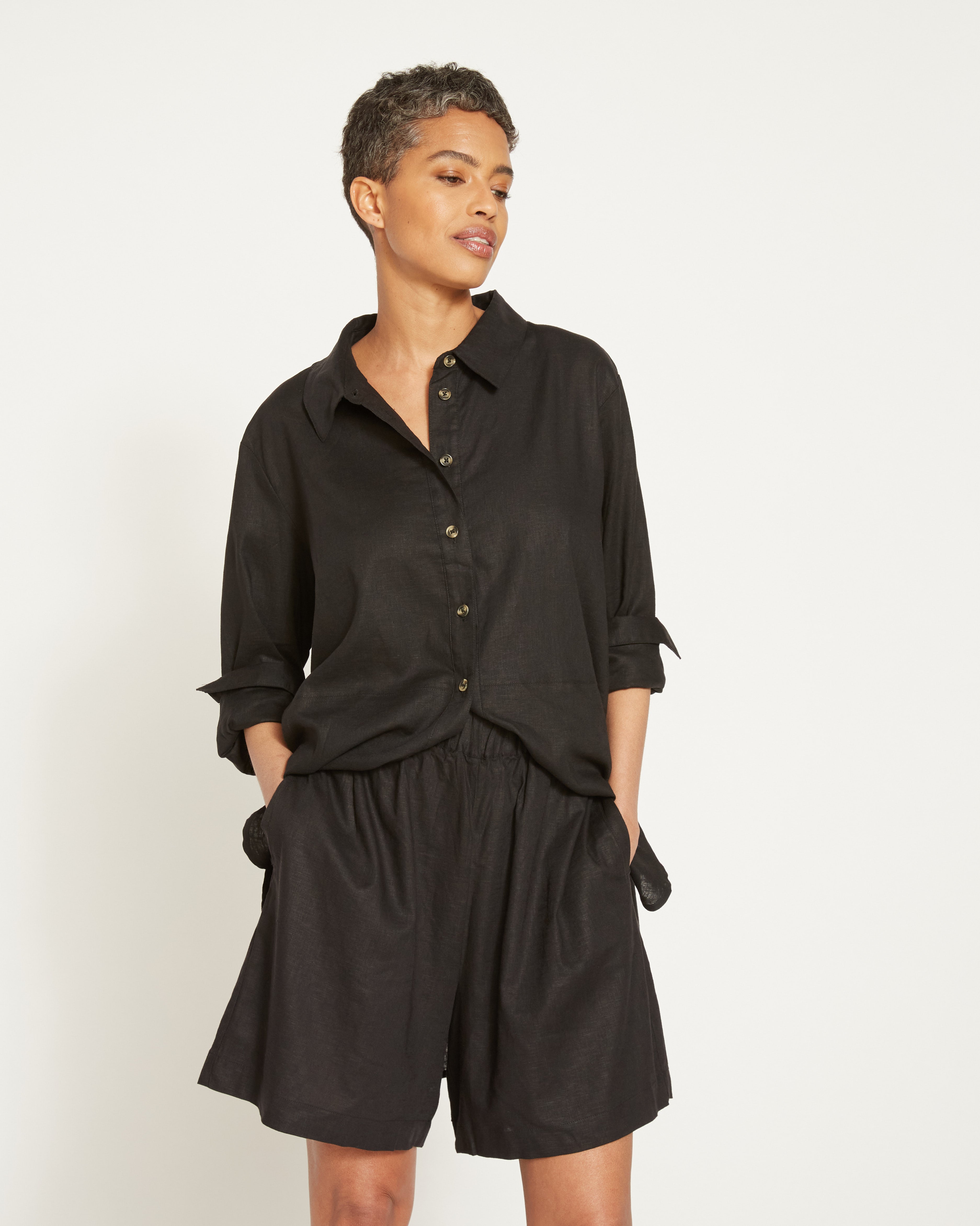 Juniper Linen Blend Easy Pull-On Shorts - Black