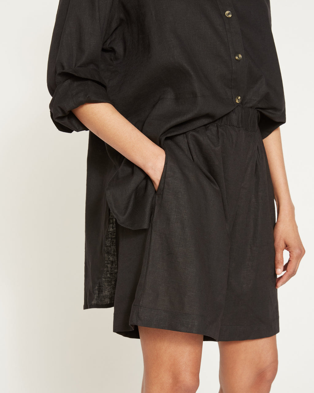 Juniper Linen Blend Easy Pull-On Shorts - Black