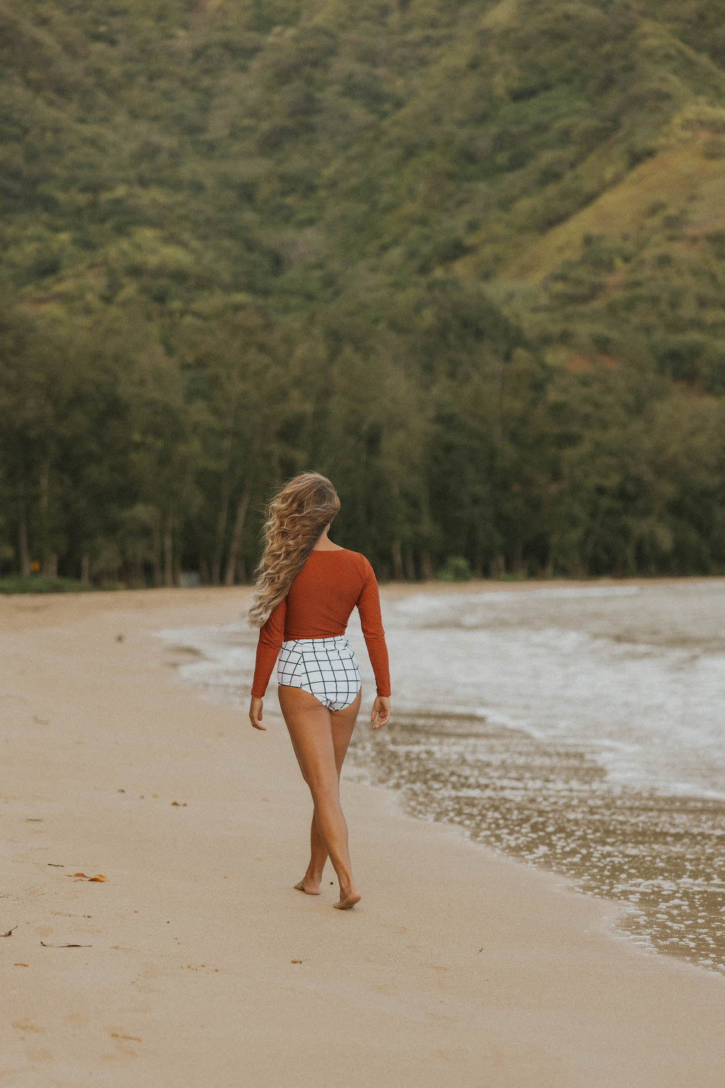 Kokkini Long Sleeve Top | Athletic Rashguard for Sun Protection