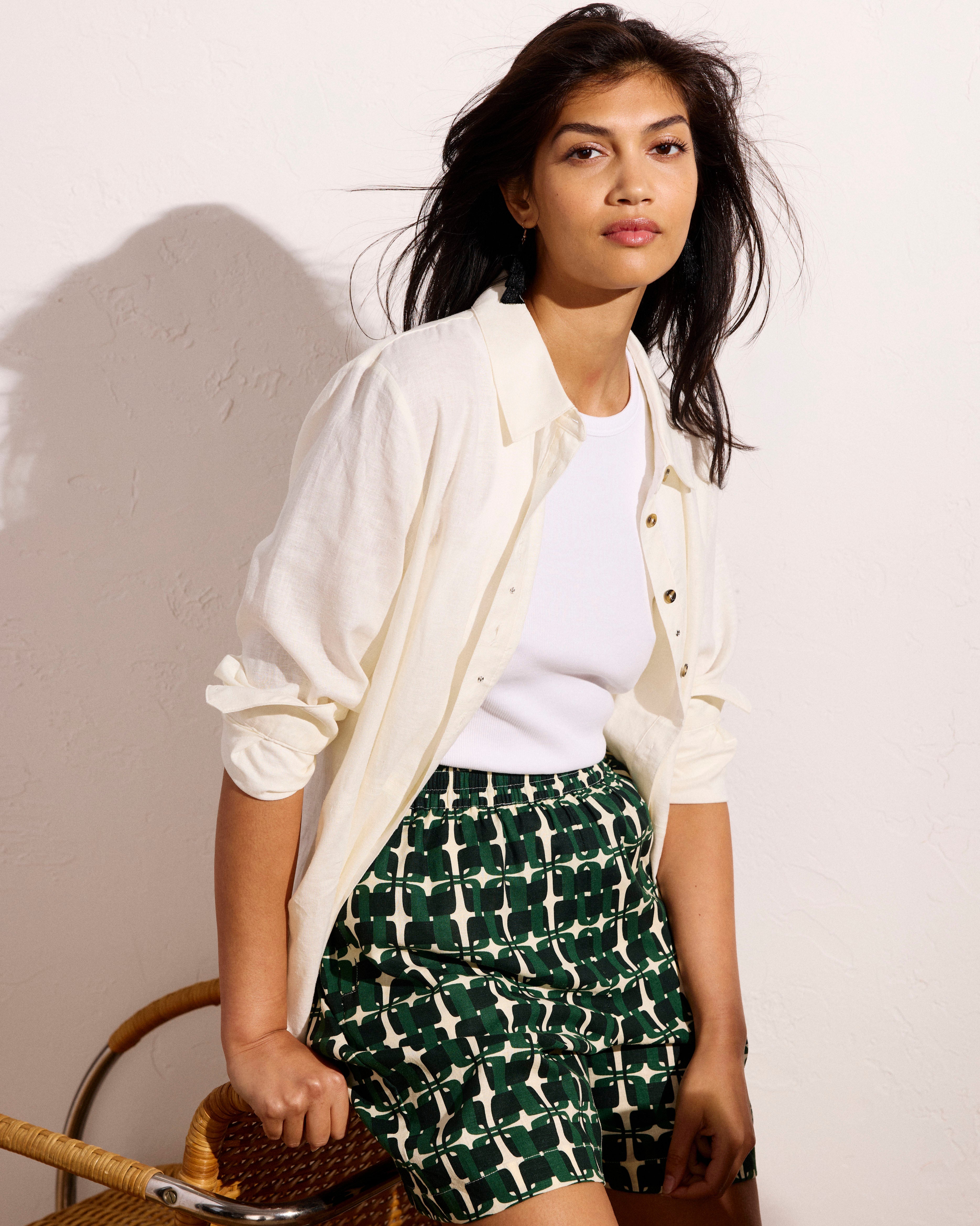 Juniper Linen Blend Easy Pull-On Shorts - Green Trellis Print