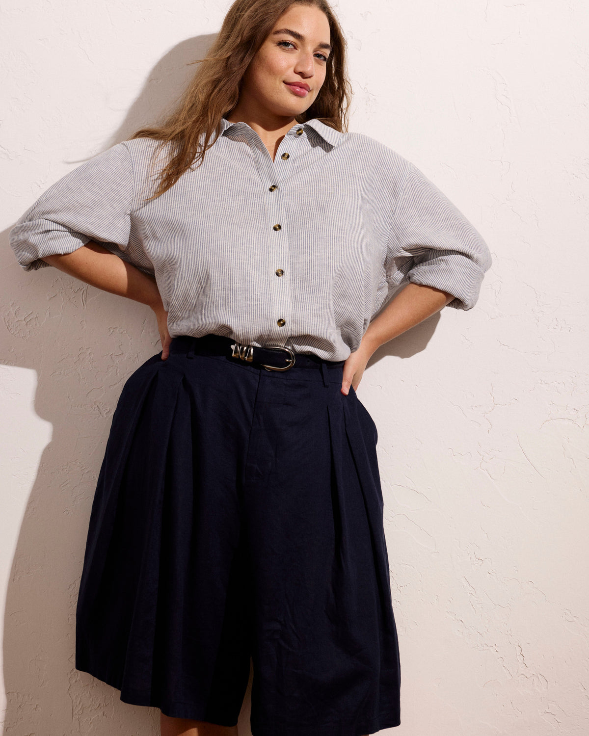 Seaport Tailored Linen Blend Short - Navy