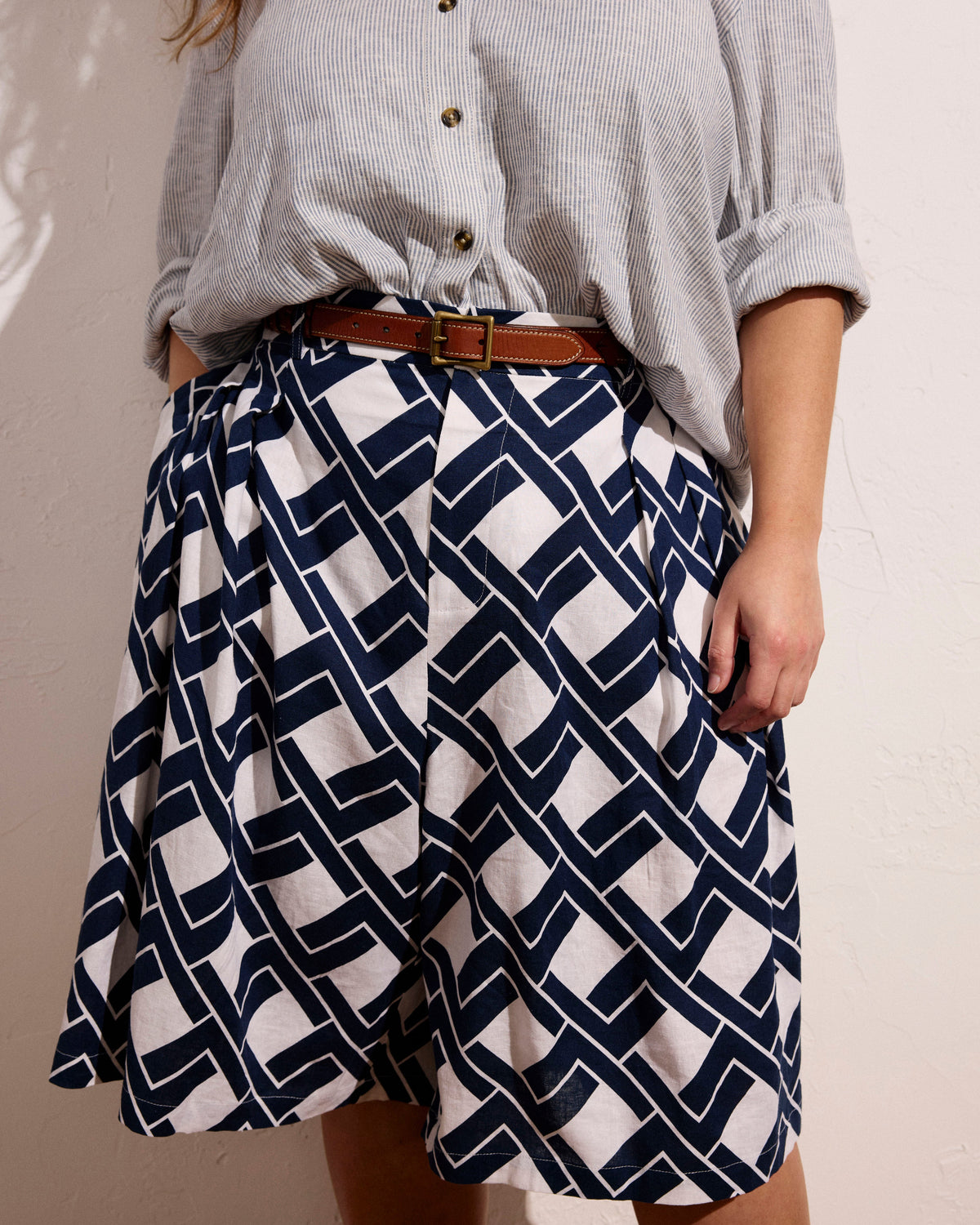 Seaport Tailored Linen Blend Short - Geometrica Print