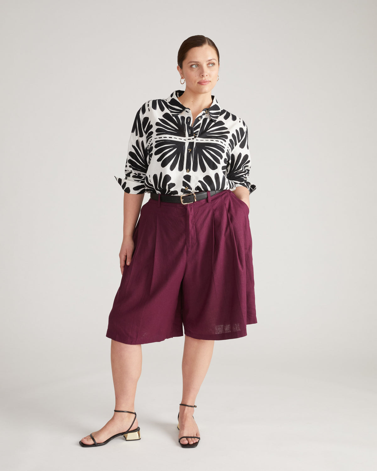 Seaport Tailored Linen Blend Short - Acai