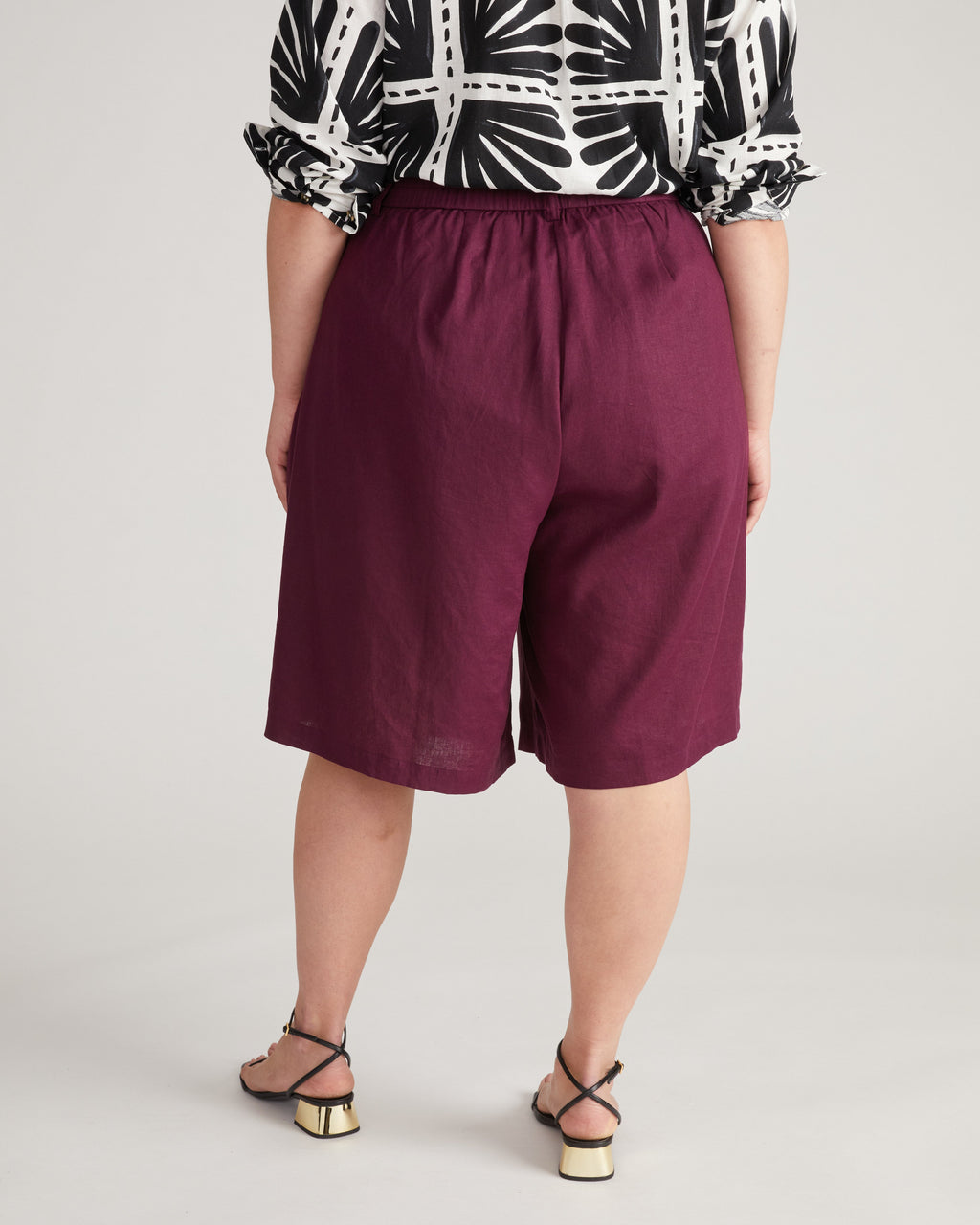 Seaport Tailored Linen Blend Short - Acai