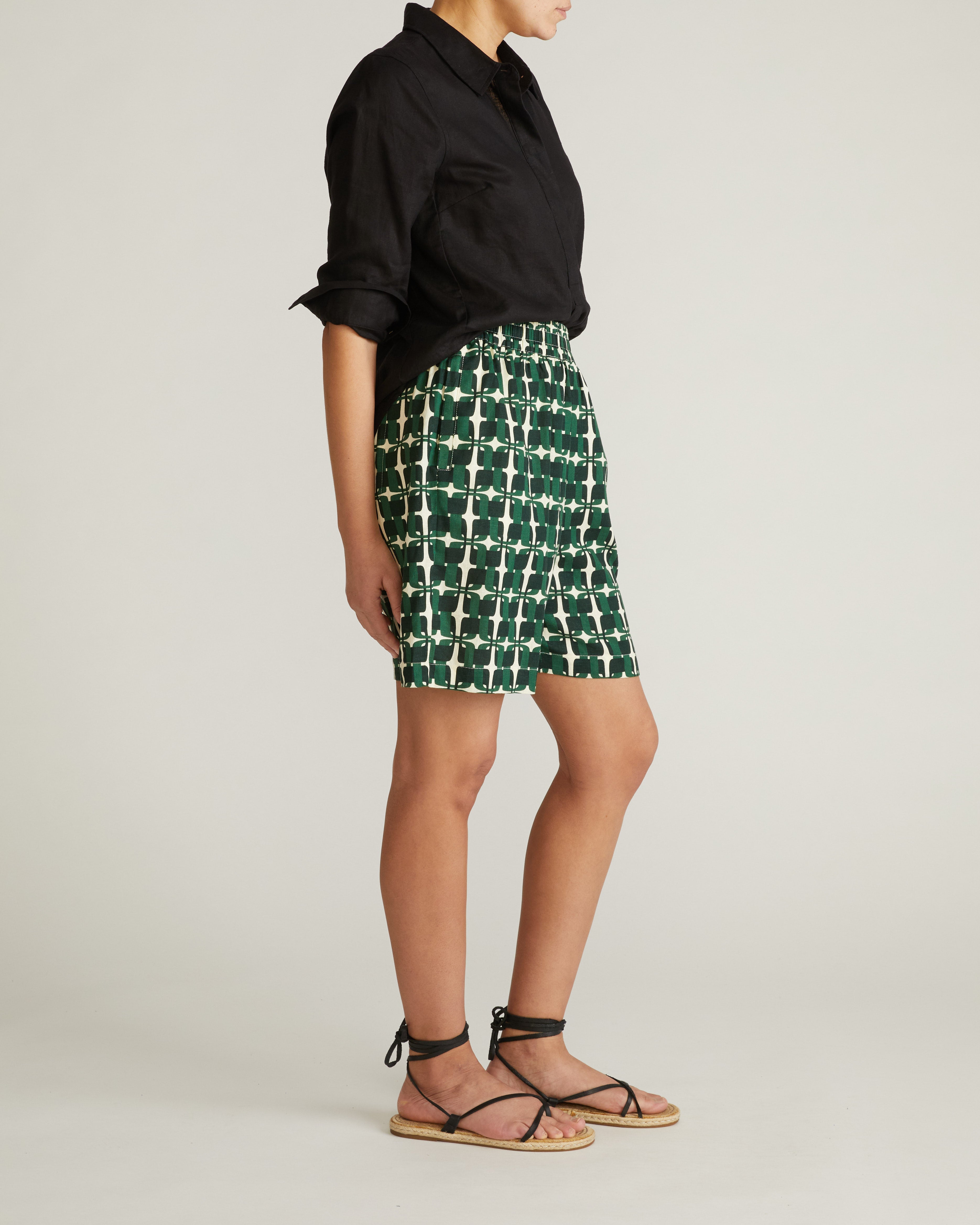 Juniper Linen Blend Easy Pull-On Shorts - Green Trellis Print